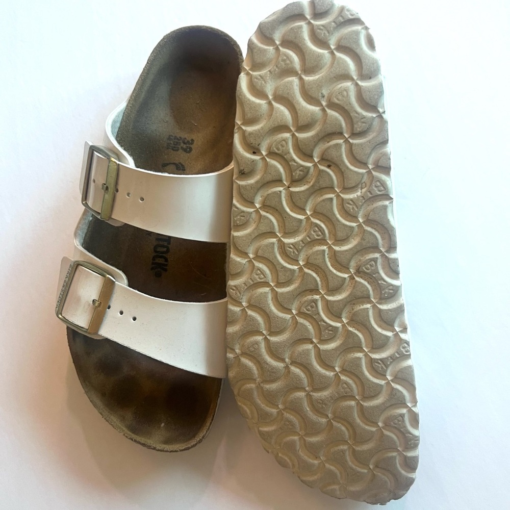 Birkenstock Arizona patent leather white gently used 9 39 - Picture 3 of 4